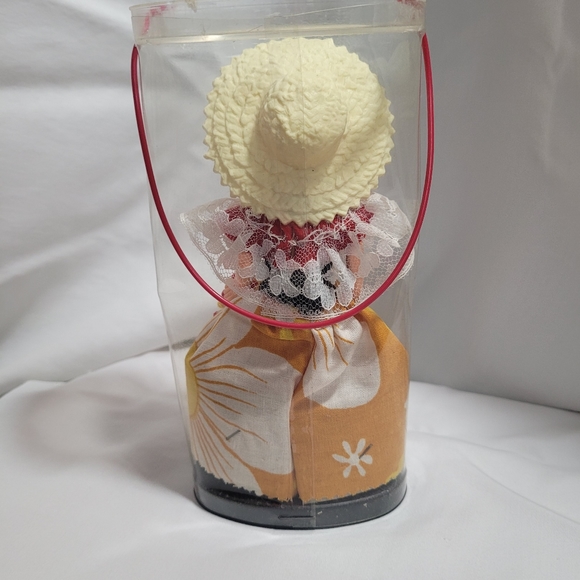 Dolls from Around the World - Picture 3 of 4